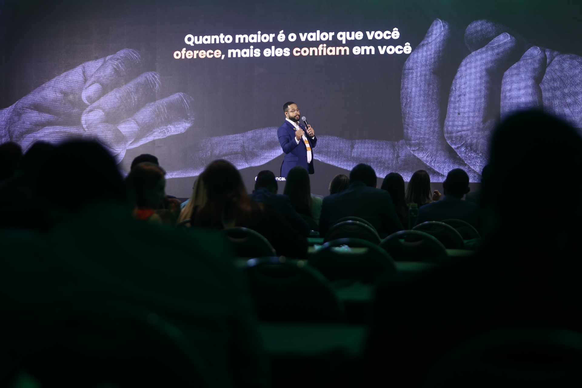 Plateia atenta durante o evento Recupera Agro